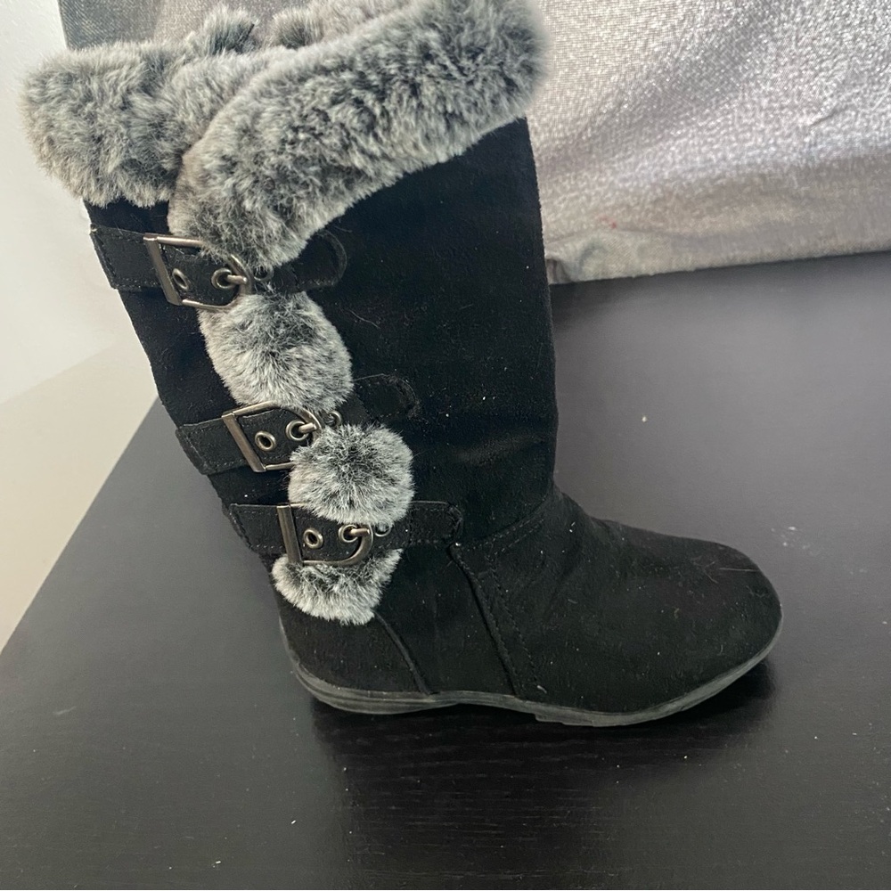 Black‎ Fur-Lined Winter Boots